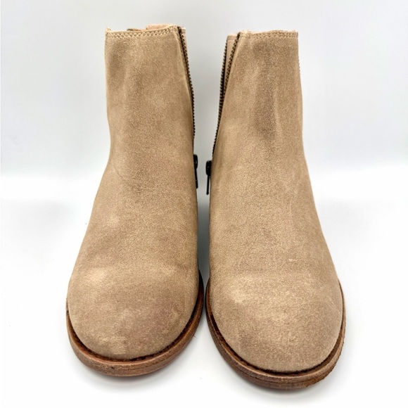 NWT Frye Women's Ash Suede Chelsea Ankle Boots - Picture 3 of 9